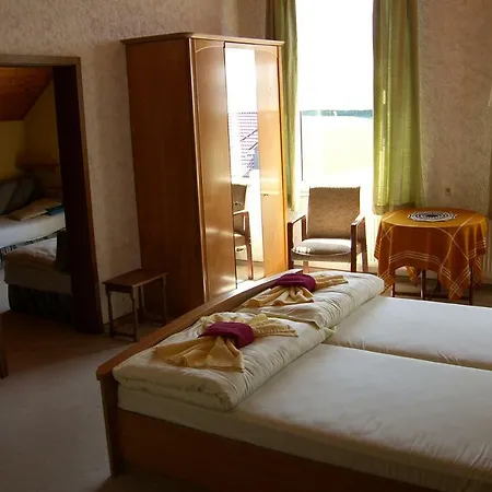 Steinkrug An Der Weser Inn 2*